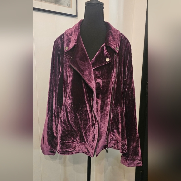 torrid Jackets & Blazers - Torrid Velvet Moto Jacket in Deep Purple Size 4